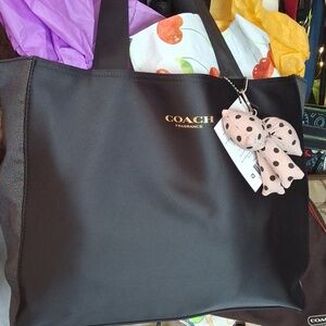 TODAYS SPECIAL COACH XL TOTE FILLED W COACH ITEMS & MORE!